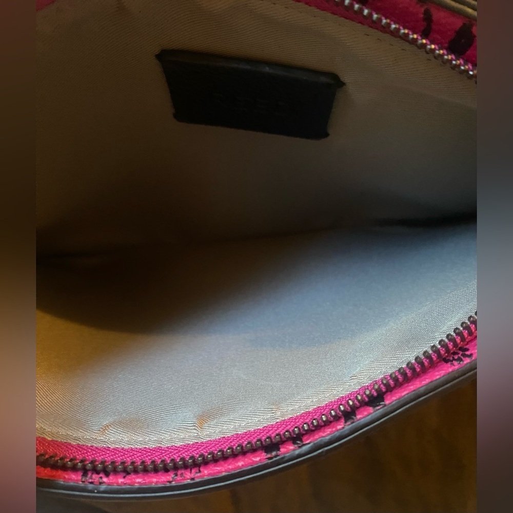 Reed Magenta pouch bag - Picture 4 of 6